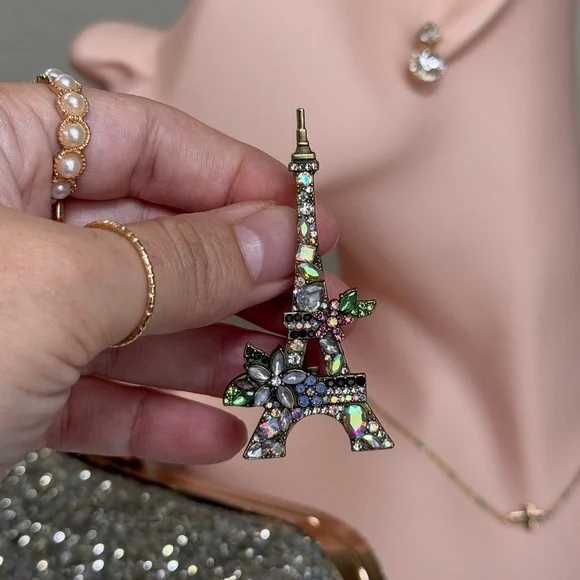 ⚜️ Colorful Eiffel Tower Brooch - Picture 3 of 7